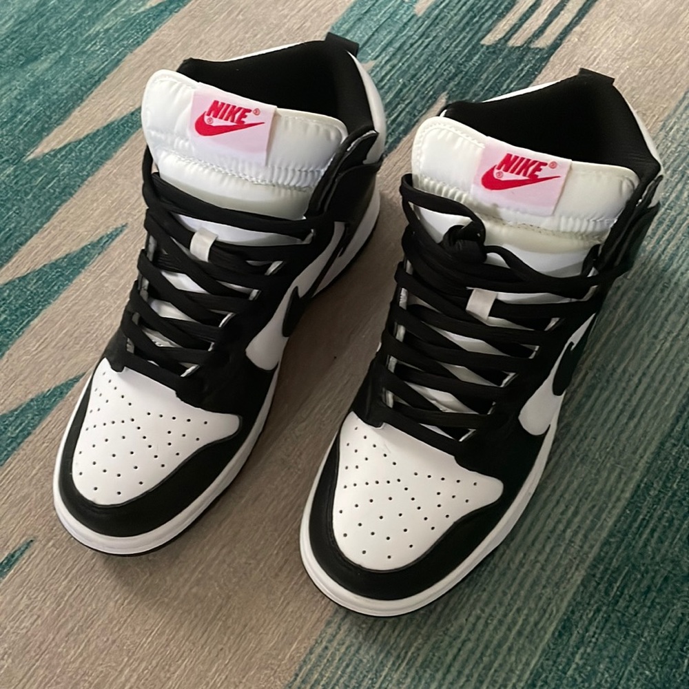 Nike Dunk High Top Black and White - Panda